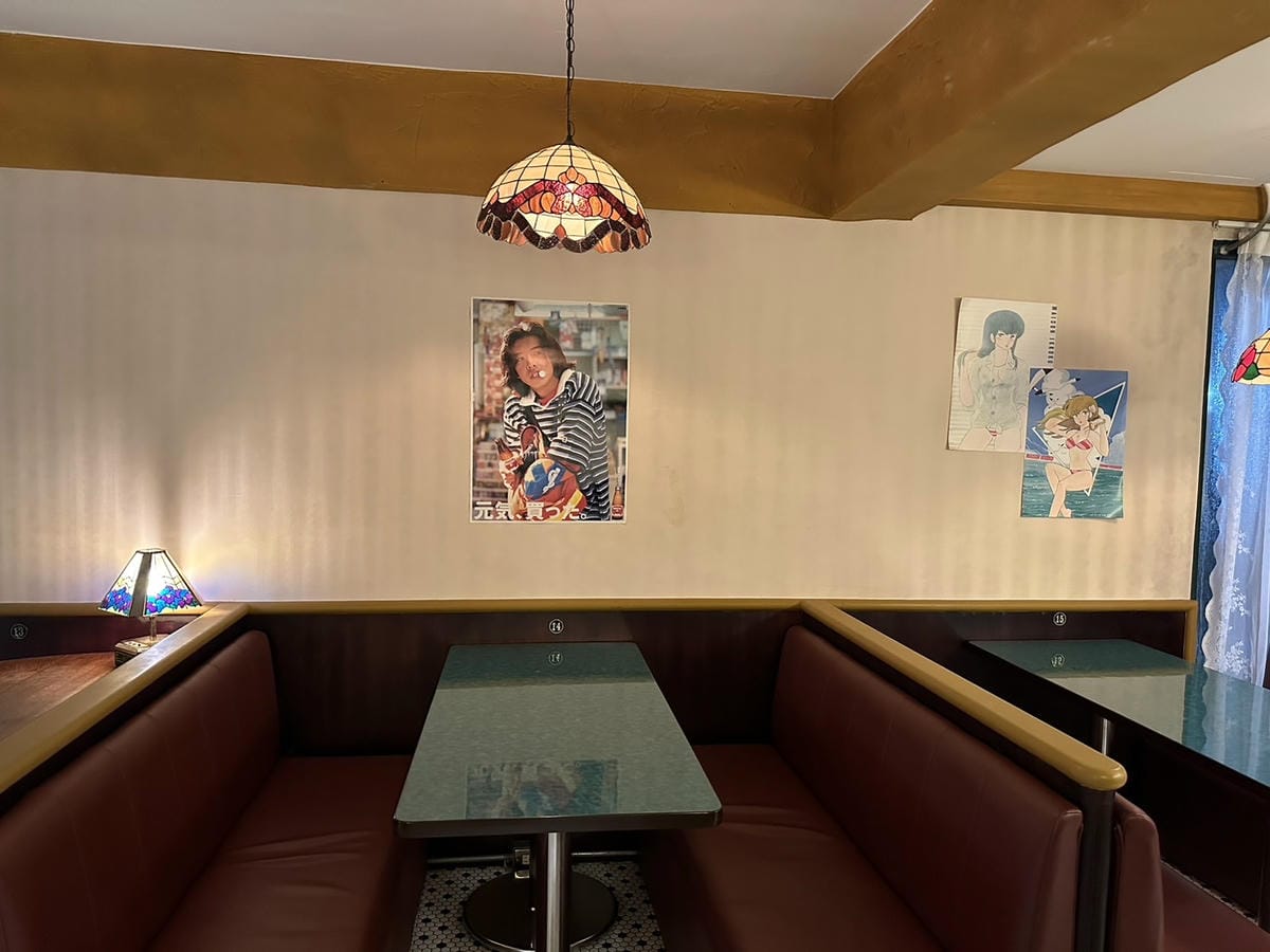 台北探店報告 復古味濃濃的喫茶店│炭波波 喫茶店 🌸 台北探店報告 復古味濃濃的喫茶店│炭波波 喫茶店 🌸