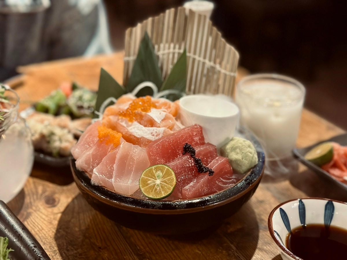 夜幕下的日式隱居：永貞路的美食秘境｜隱居居酒屋永貞店