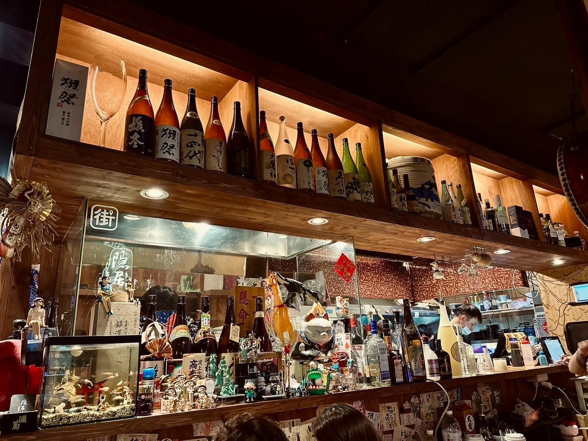 夜幕下的日式隱居：永貞路的美食秘境｜隱居居酒屋永貞店