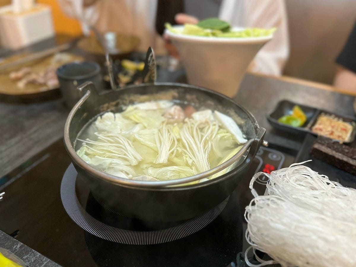炎炎夏日北投椰子雞火鍋｜雞椰爺 椰子雞鍋物料理