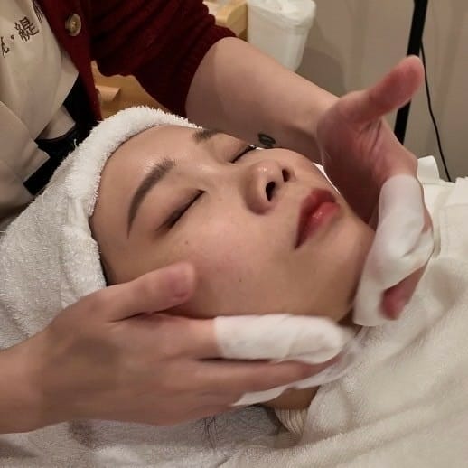肉肉臉、雙下巴有救了！ONDA超微波讓我臉小一號 │ 悅緹妍