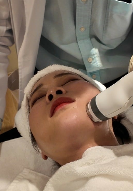 肉肉臉、雙下巴有救了！ONDA超微波讓我臉小一號 │ 悅緹妍