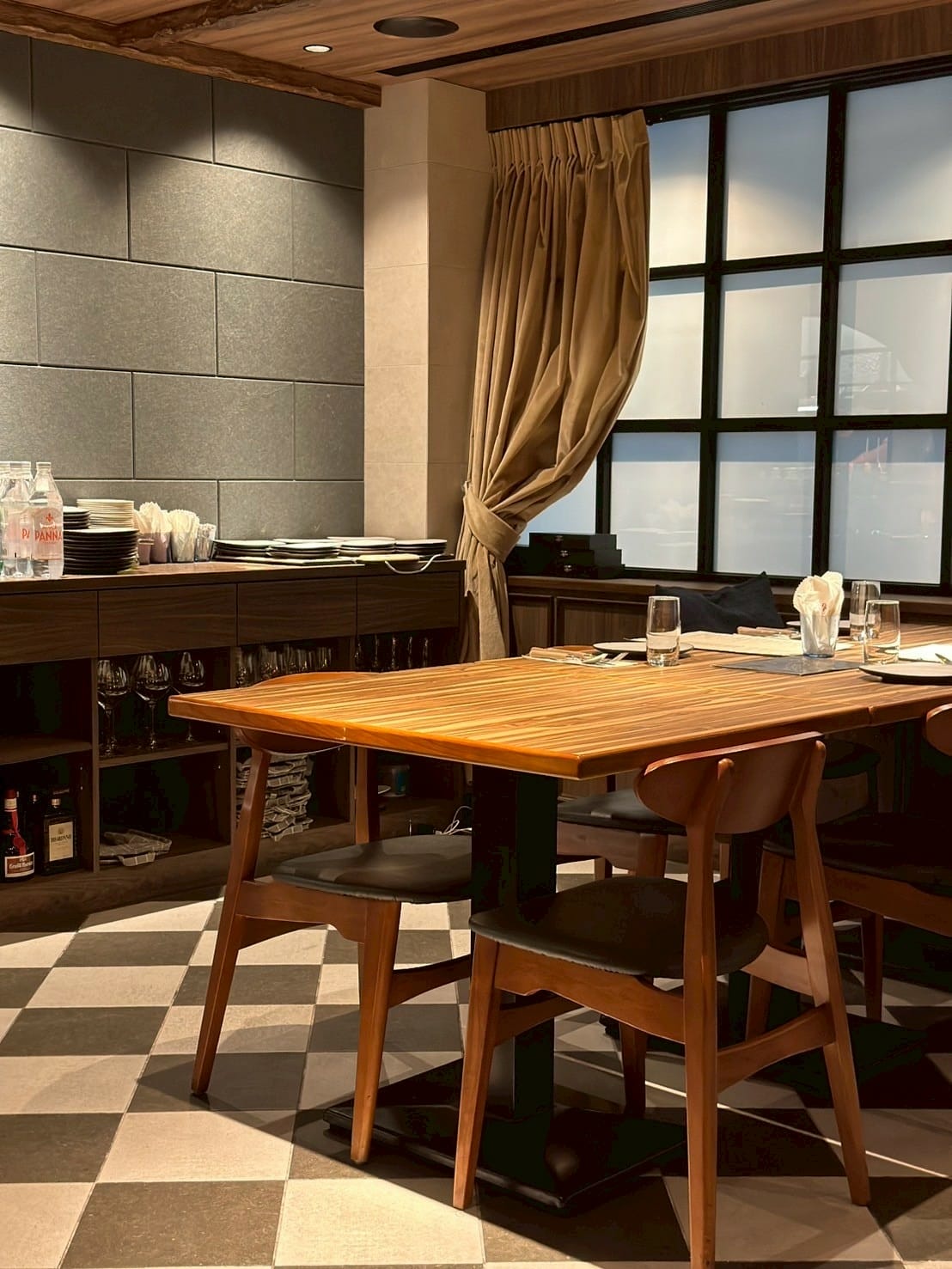 台北仁愛圓環巷弄 Reale Cucina Italiana