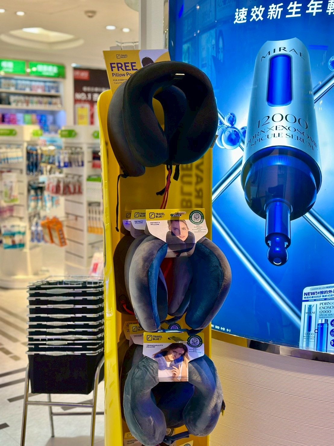 長途旅行必備好物分享｜Travel Blue旅行枕實測：收得進包、靠著不滑，長途飛行終於能睡